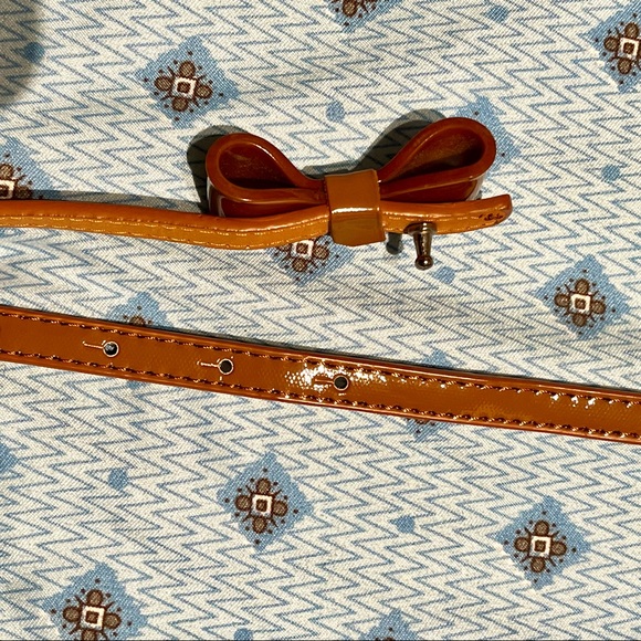 Caramel Pleather Skinny Belt - Picture 2 of 3